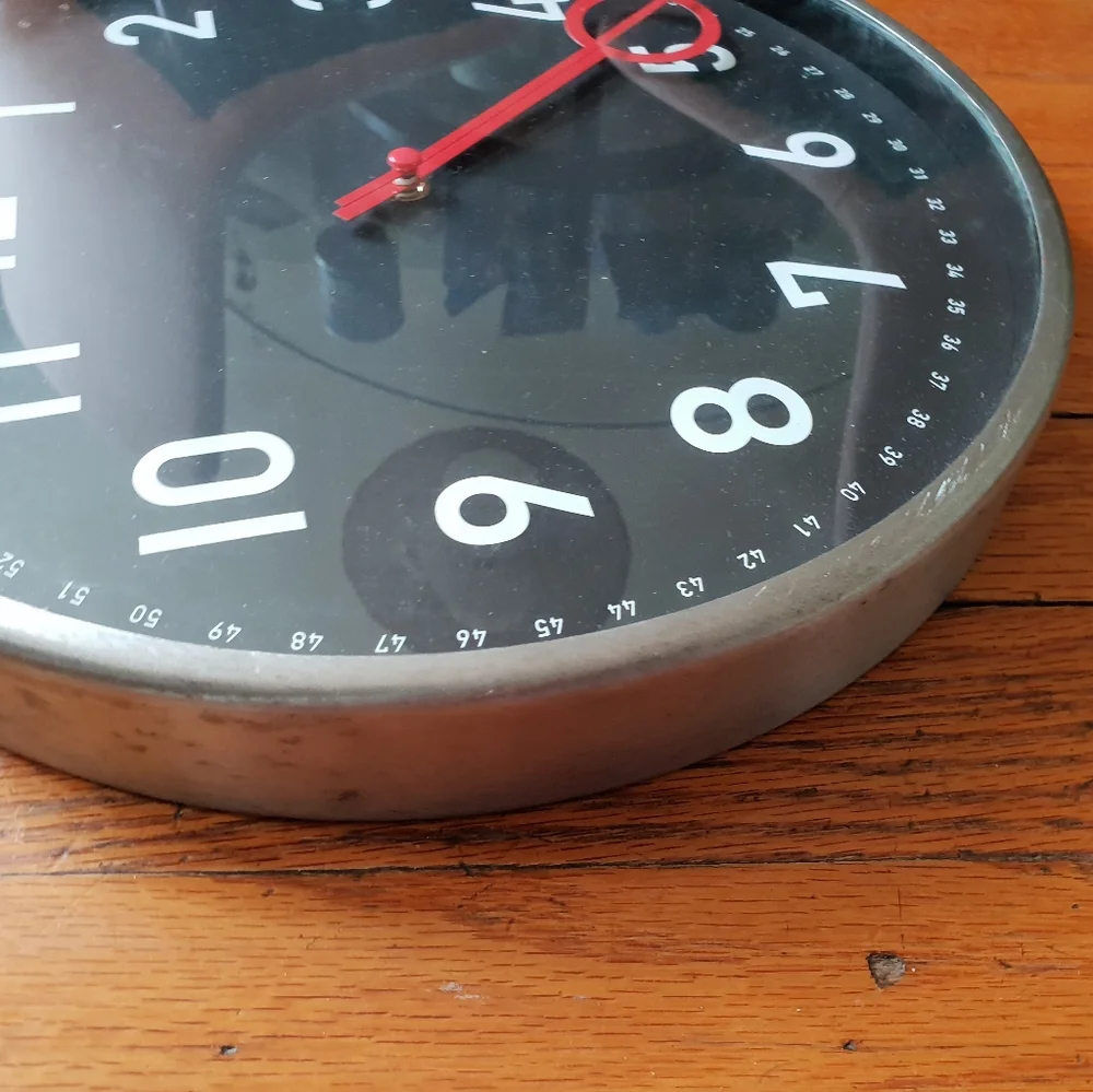 MCM Clock - Picture 2 of 2